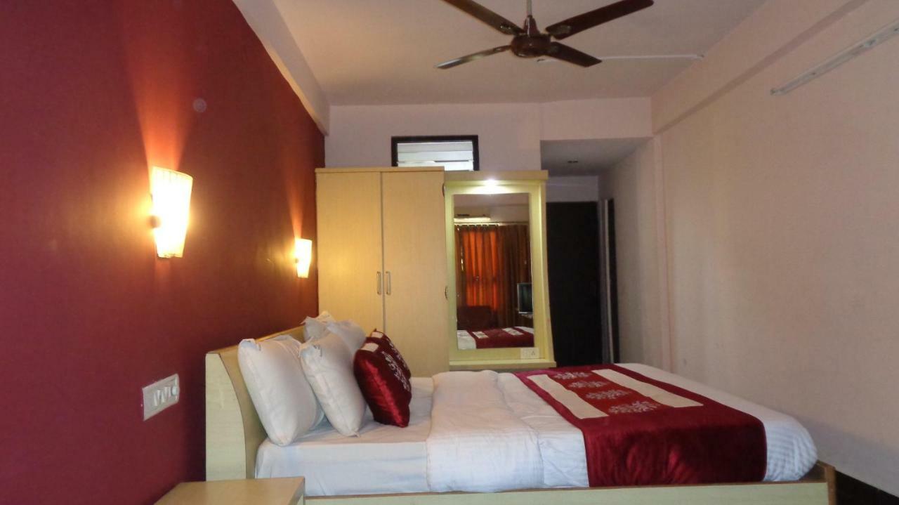 Hotel Ganesh Palace Mysore Exteriör bild